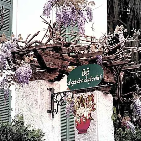 Al Giardino Degli Artisti B&B 카이로 몬테노테